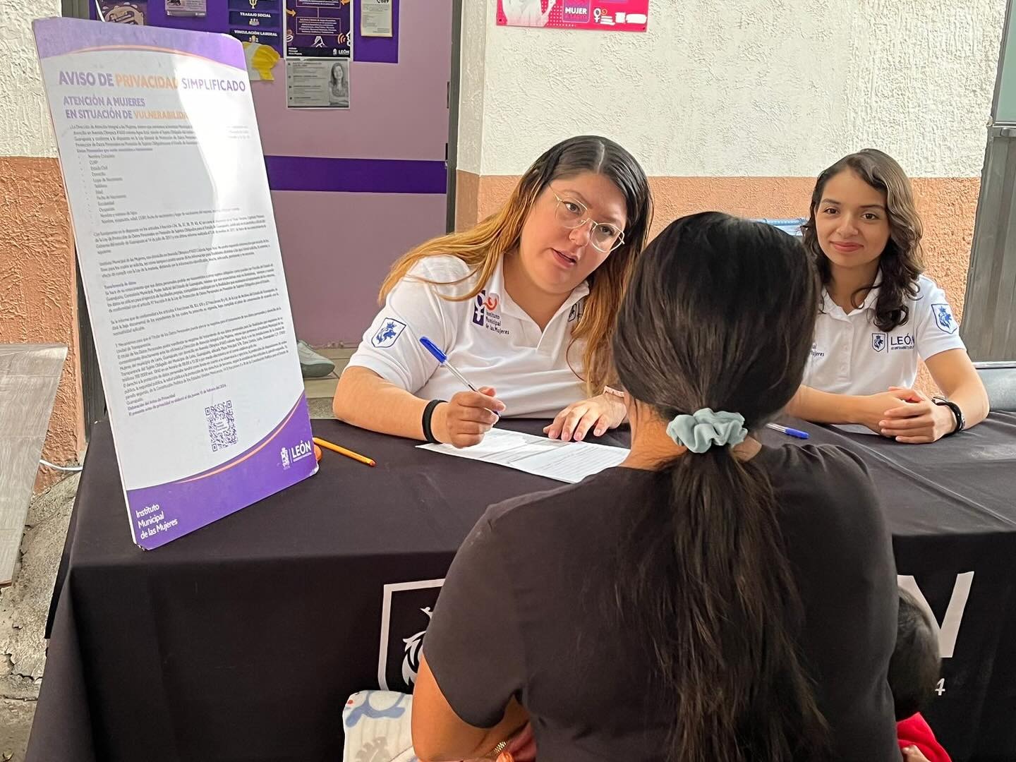 Atienden necesidades de más de mil 300 mujeres en León