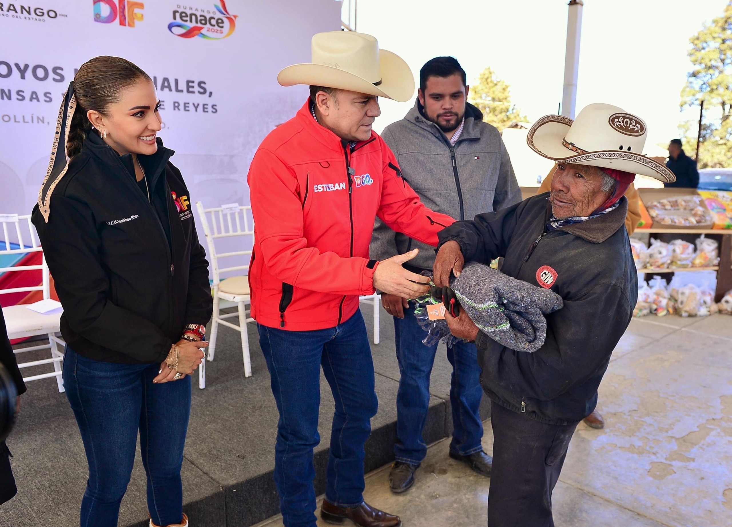 Ante las bajas temperaturas, llevan apoyos a comunidades alejadas en Guanaceví