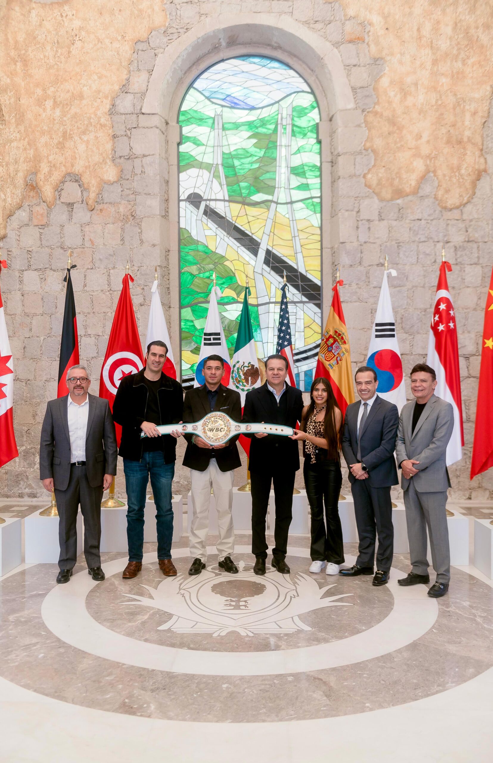 Orgullo duranguense: firma “Piolín” Martínez contrato profesional
