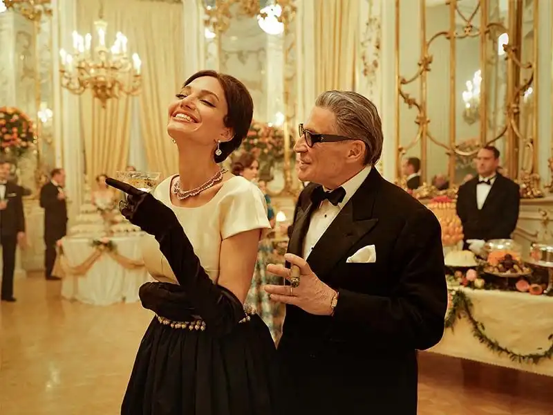Conoce a María Callas, la soprano interpretada por Angelina Jolie en su nueva película