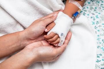 Buscan licencias laborales para padres de niños con enfermedades graves