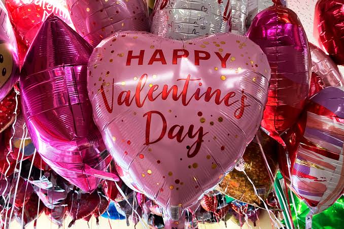 Piden a comerciantes solicitar con tiempo permisos para San Valentín