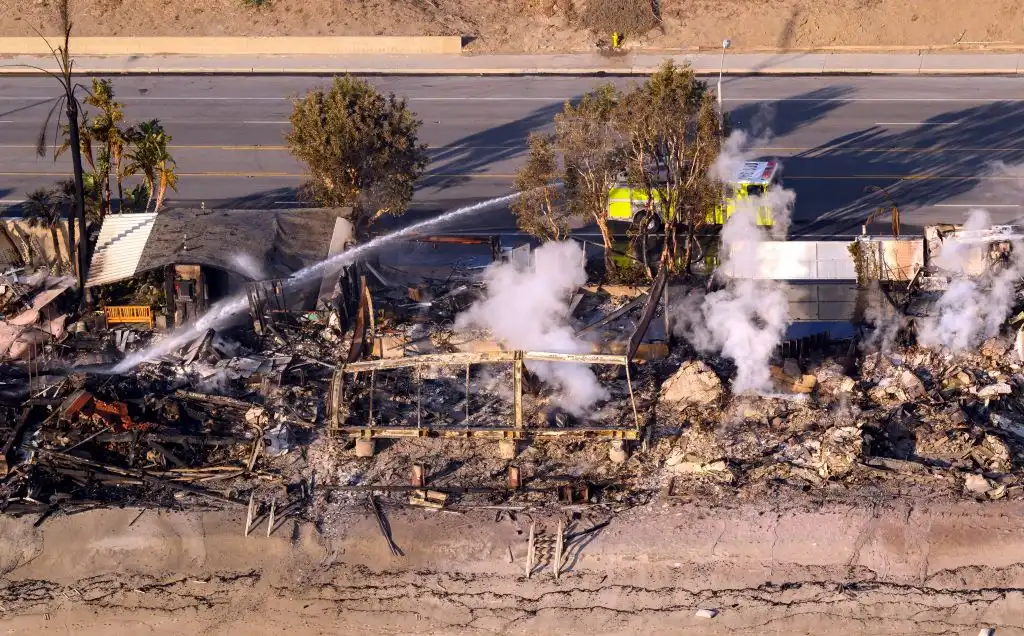 Grupo de mexicanos se alista para brindar apoyo en los incendios de California