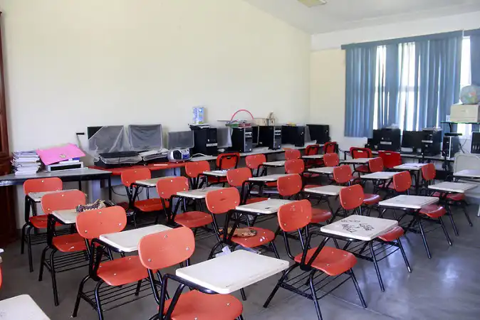 Pese a tener pocos alumnos, escuelas del centro se mantendrán abiertas