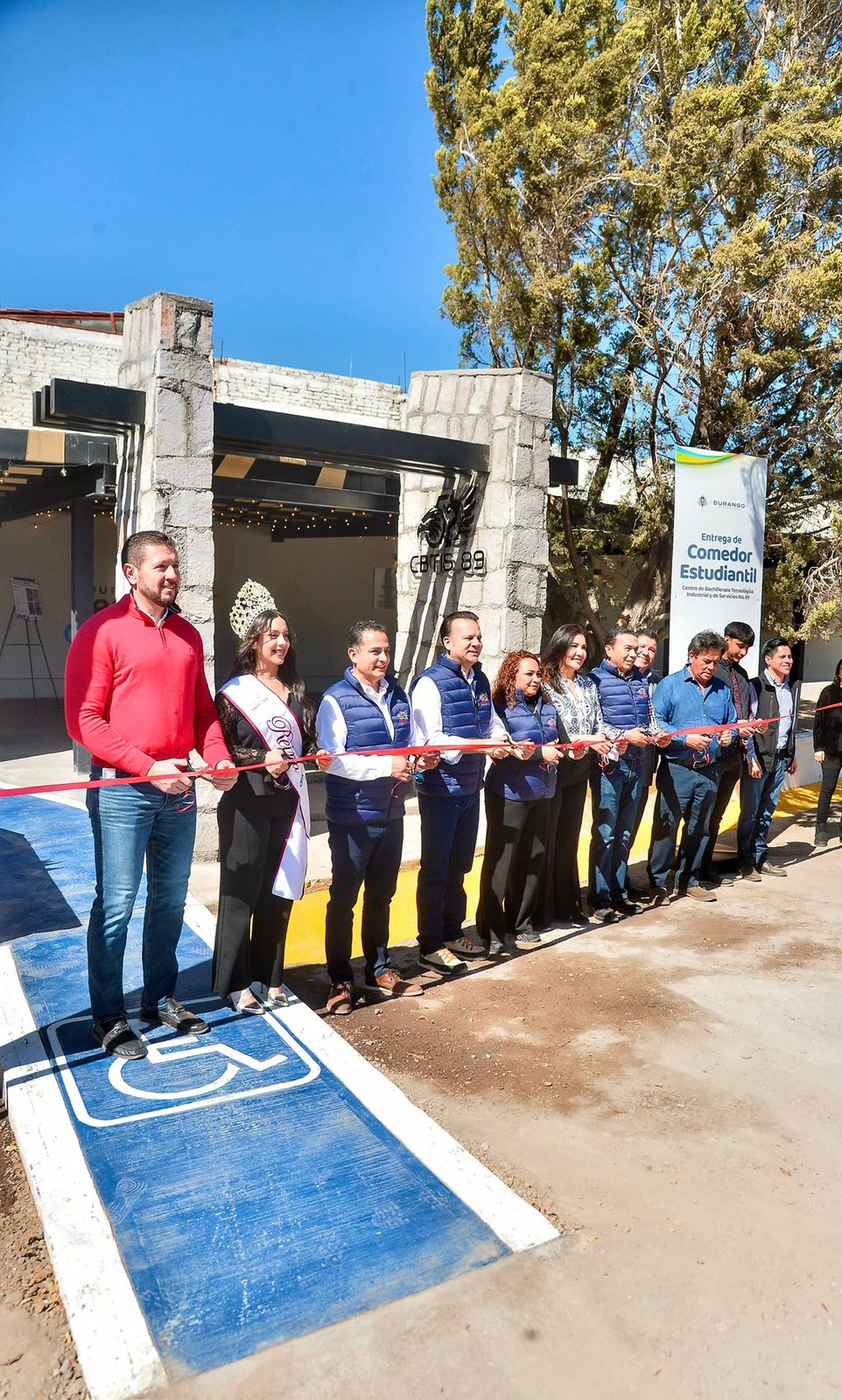 Entregan cancha, biblioteca y más en el CBTIS 89