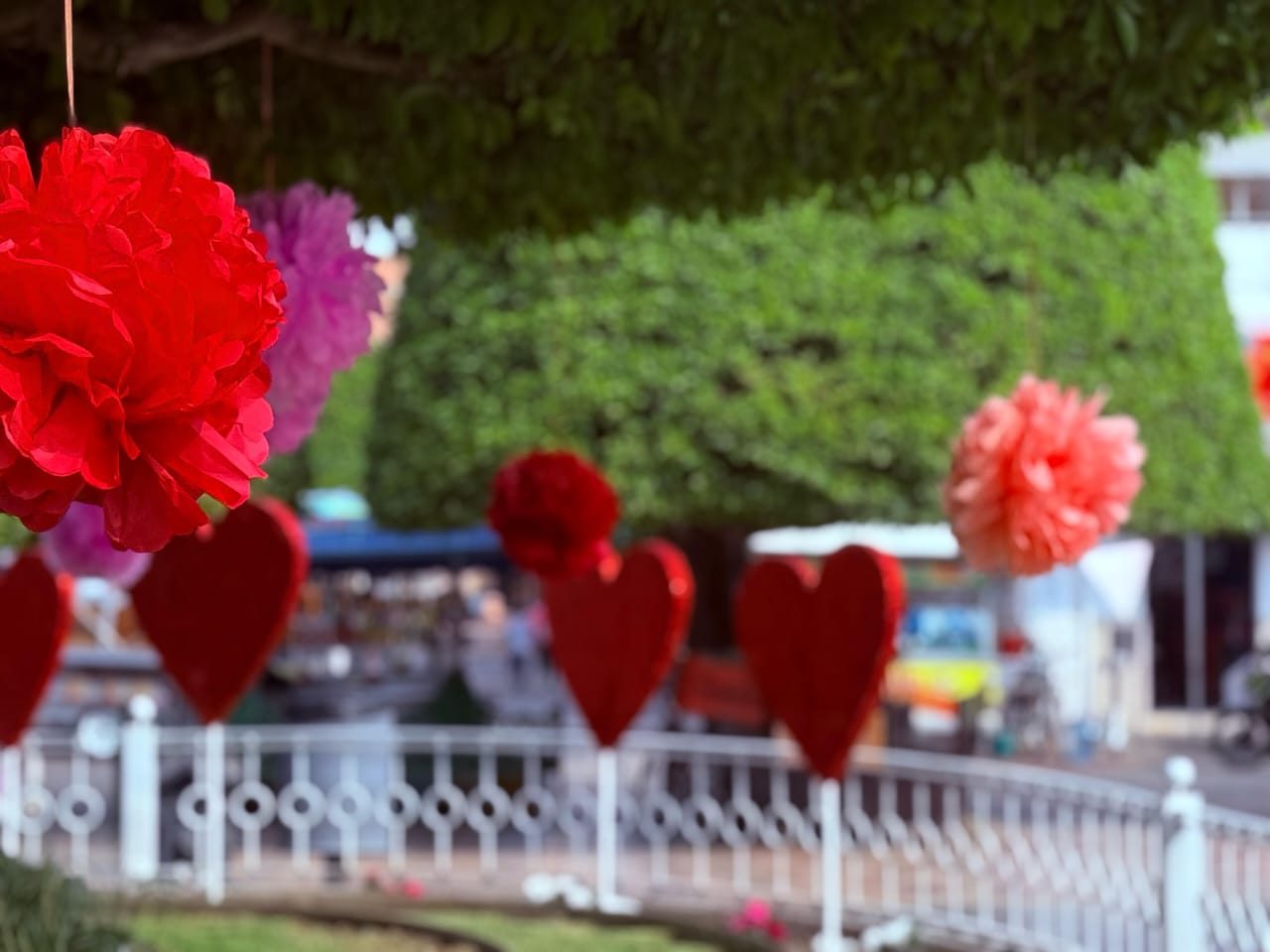 Decoran el corazón histórico de Silao por el Día del Amor y de la Amistad