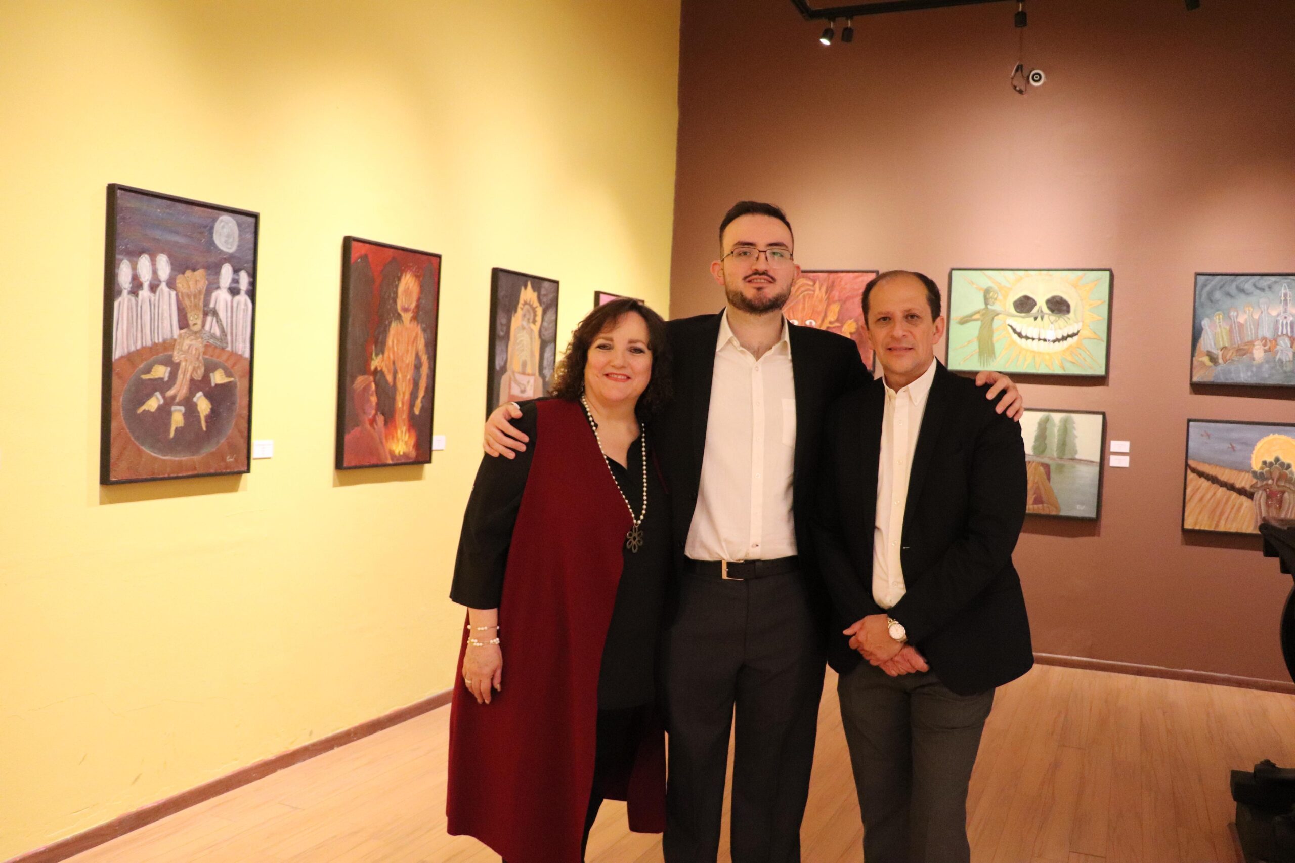 “Emociones de una vida siliente”, la exposición que plasma los sentimientos humanos