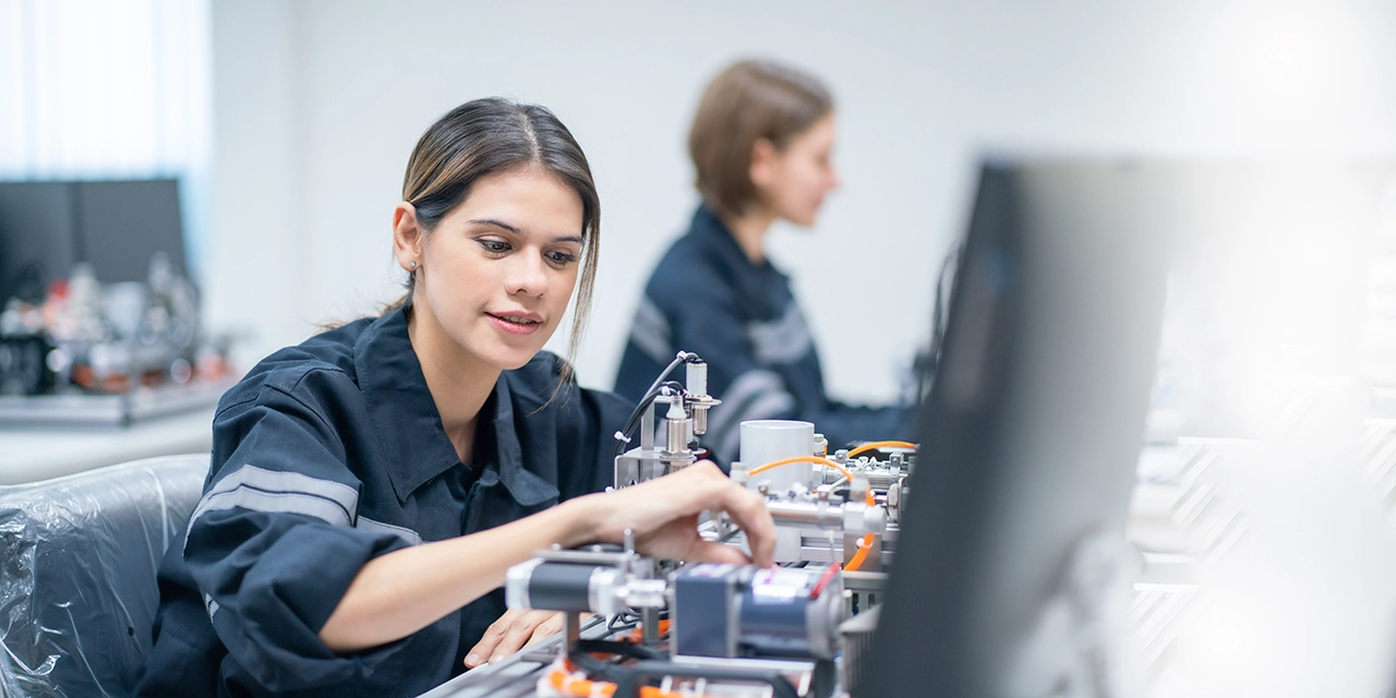 Mujeres en STEM: de la curiosidad al liderazgo tecnológico