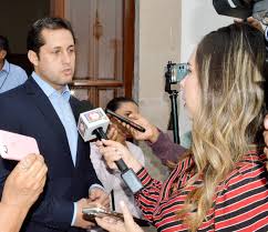Directora municipal de Asuntos Jurídicos solicita permiso para irse a campaña