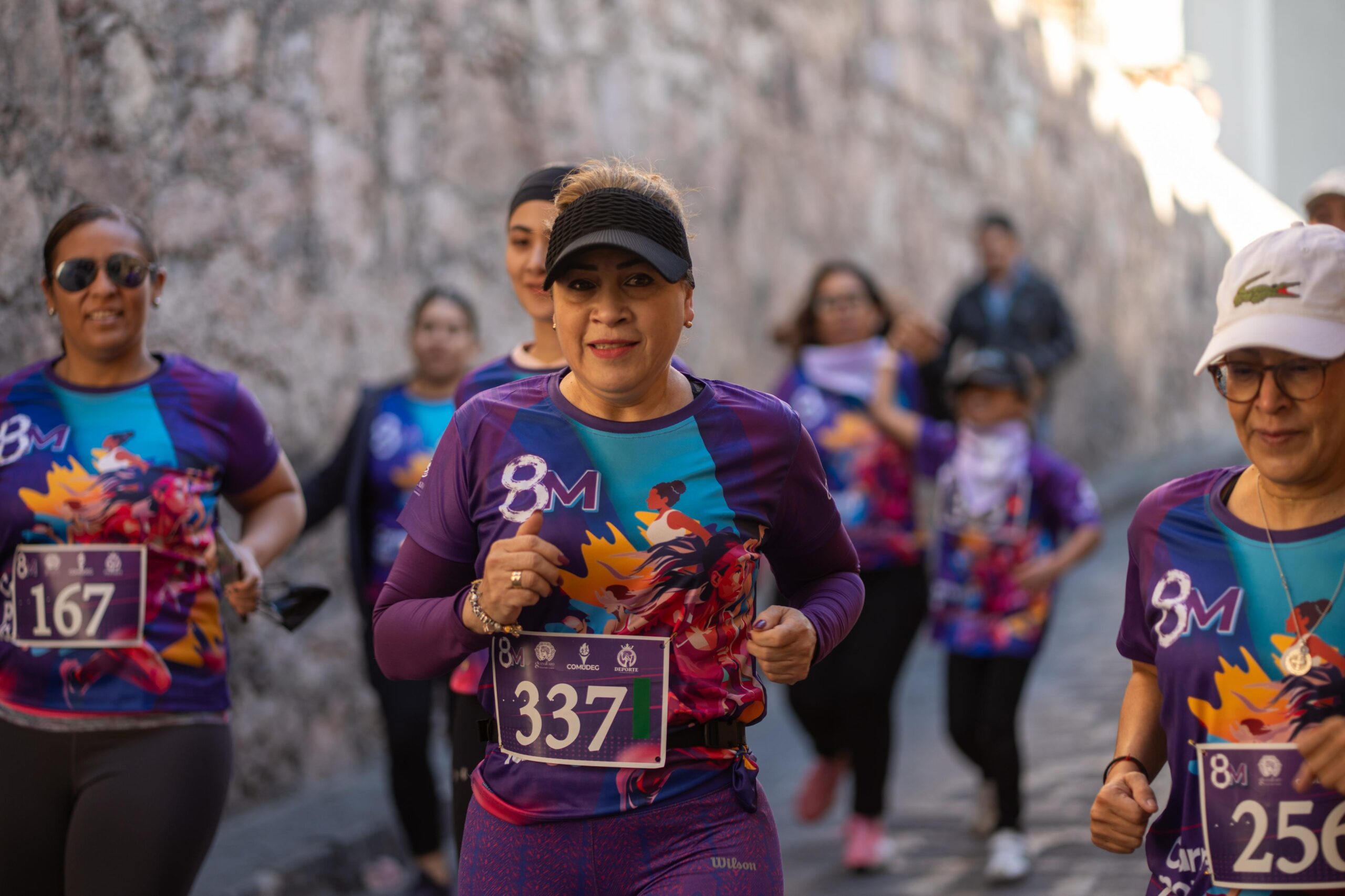 Conmemoran el Día de la Mujer 500 corredoras en Guanajuato