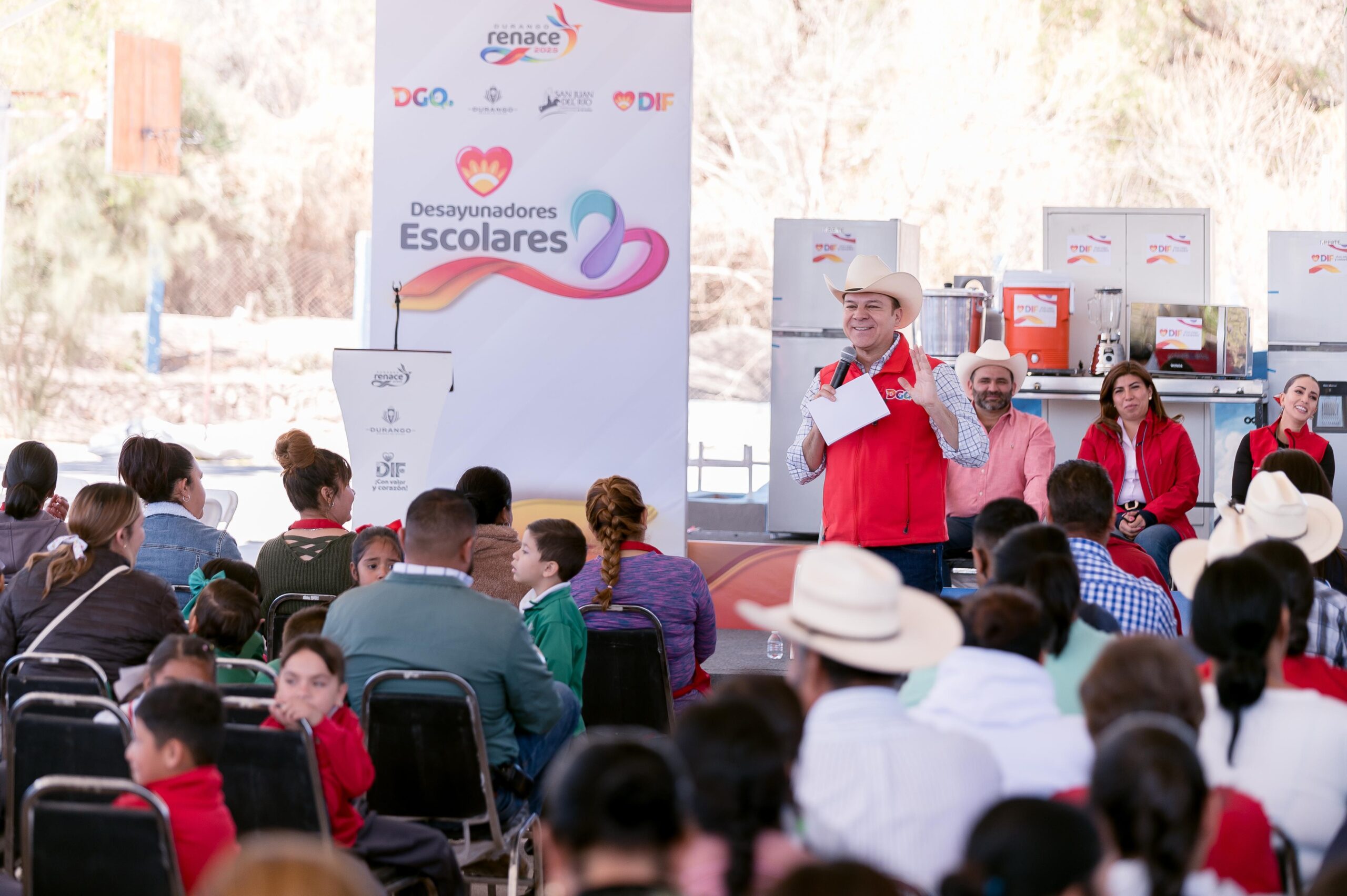 Buscan mejorar alimentación infantil con comedores escolares en San Juan del Río 