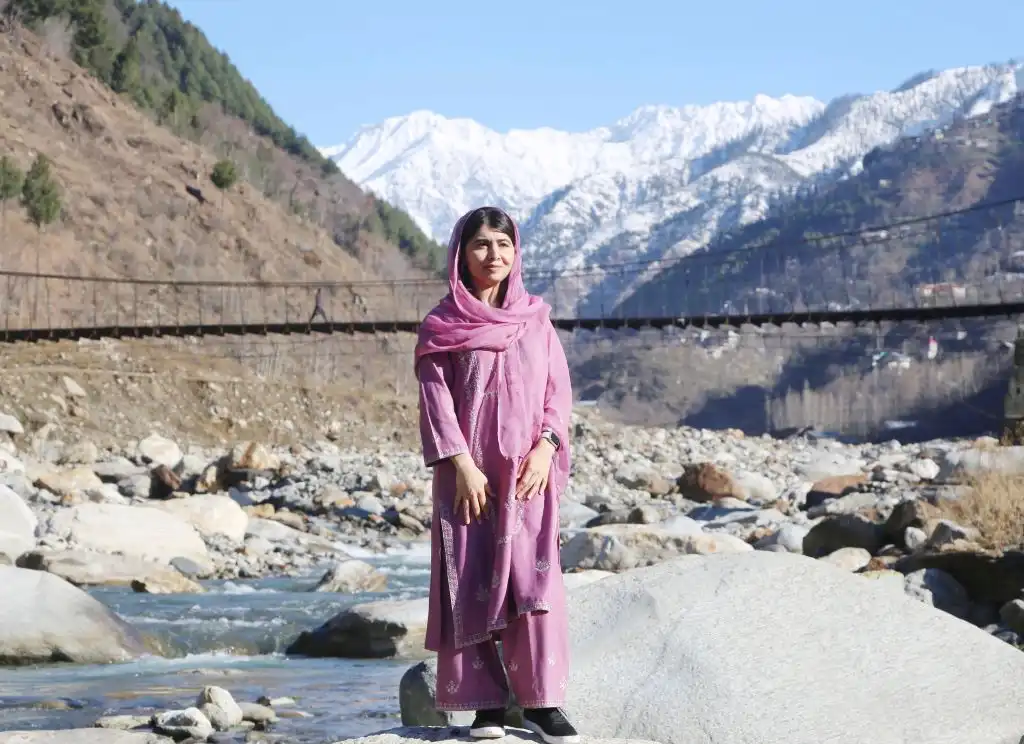 Malala, premio Nobel de la Paz, regresa a su tierra natal 13 años después de recibir un disparo en la cabeza