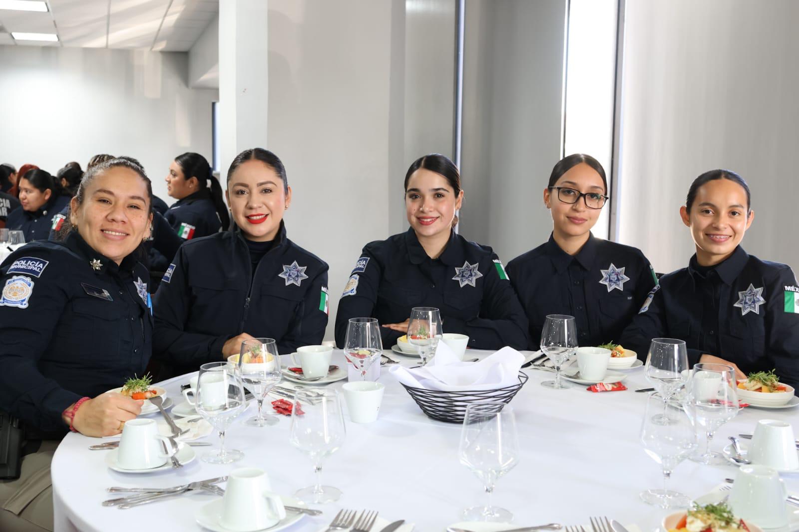 Mujeres policías en Tijuana: homenaje a su valentía y trayectoria