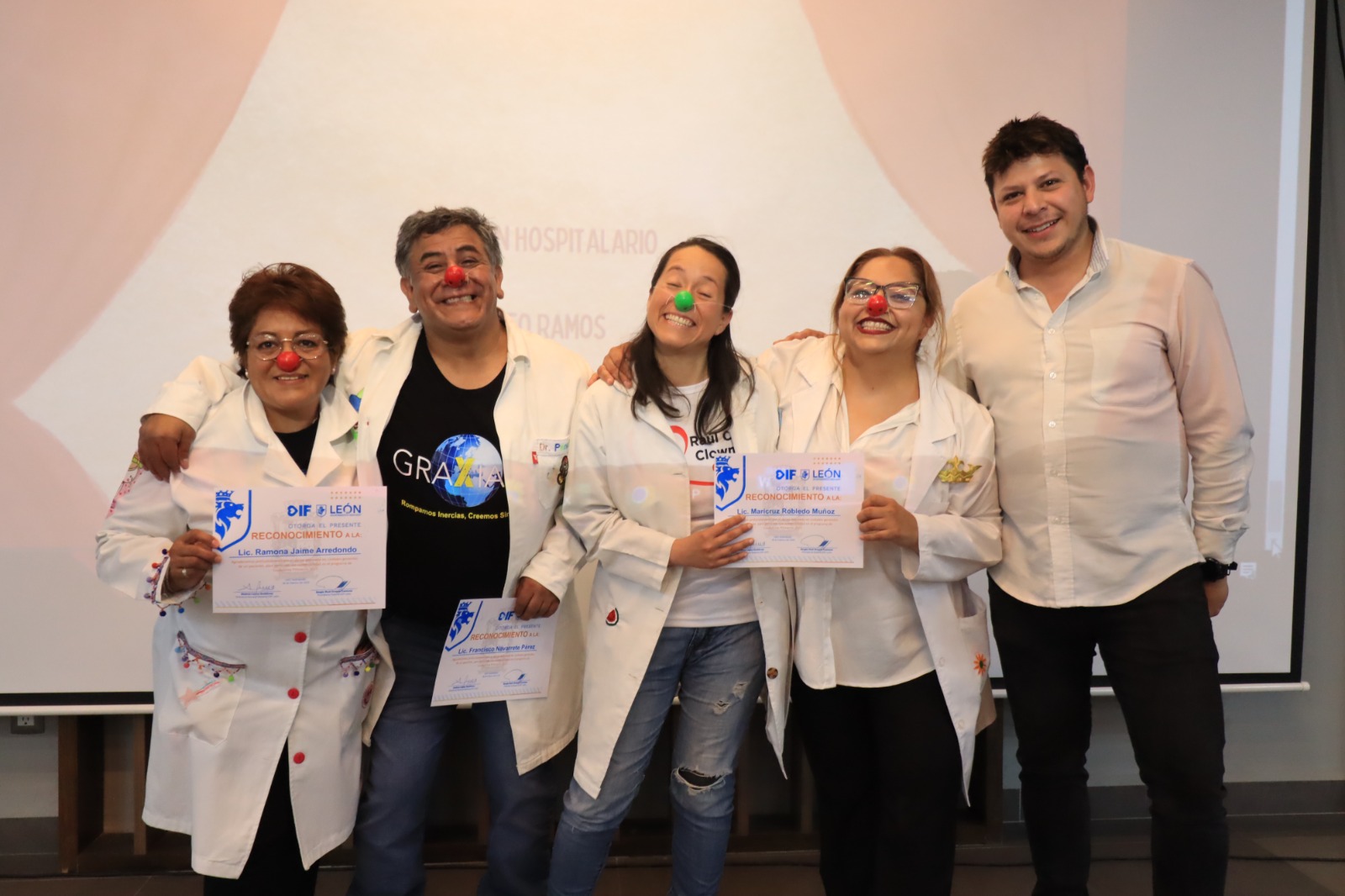 ¿Cuidas a una persona mayor o con discapacidad? DIF ofrece talleres