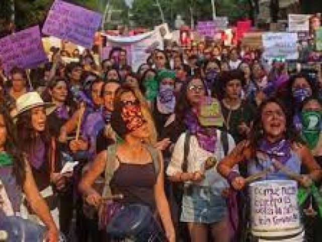 Piden comerciantes no dañar negocios durante marcha del 8M
