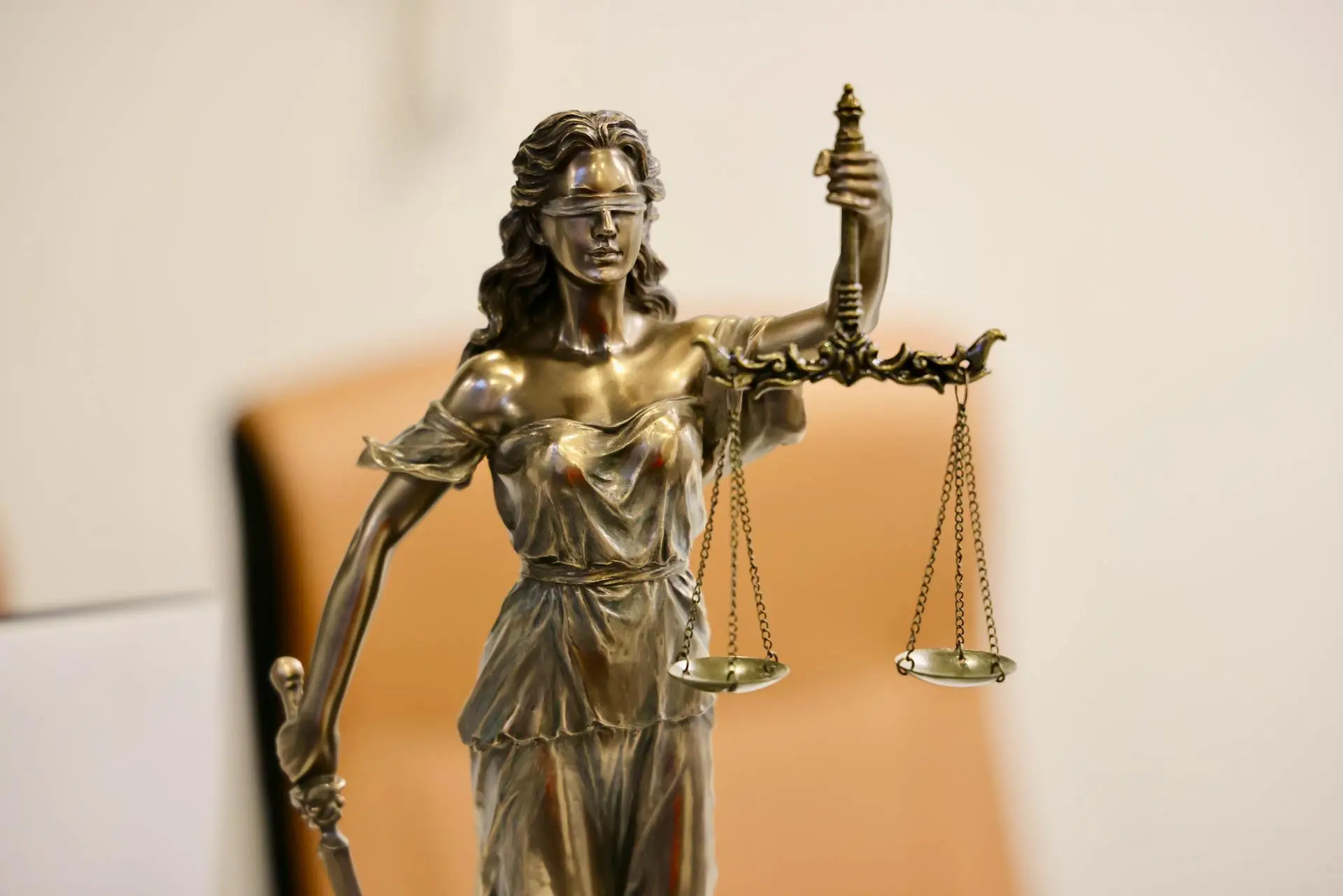 Abogados prometen promover pena de muerte contra delincuentes