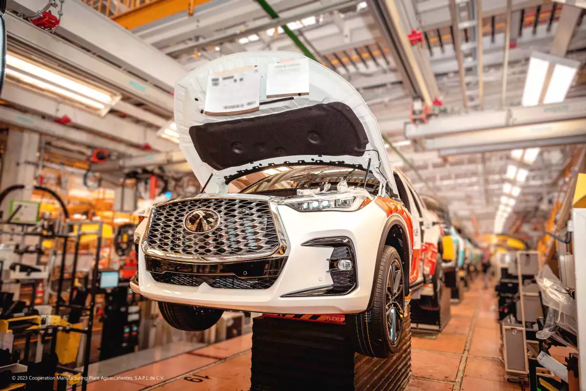 Por aranceles, Nissan detiene producción de modelo fabricado en Aguascalientes