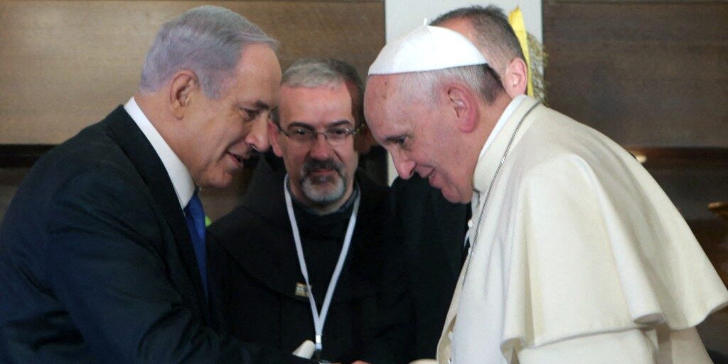 Israel en silencio tras el fallecimiento del papa Francisco, deja ver tensiones diplomáticas