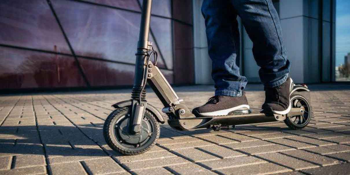 Bicis eléctricas y Scooters deberán portar placa si tienen uso laboral en Puebla