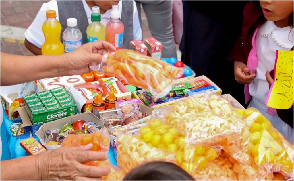Sigue consumo de comida chatarra en escuelas, reportan autoridades