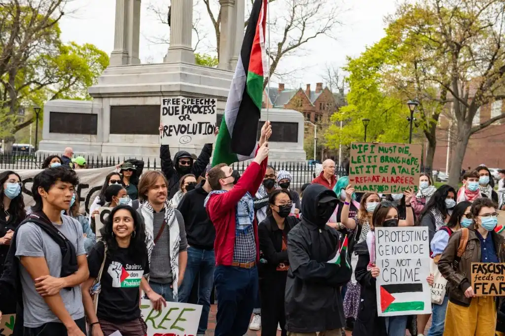 Más de la mitad de los estudiantes musulmanes en Harvard se sienten inseguros, revela informe