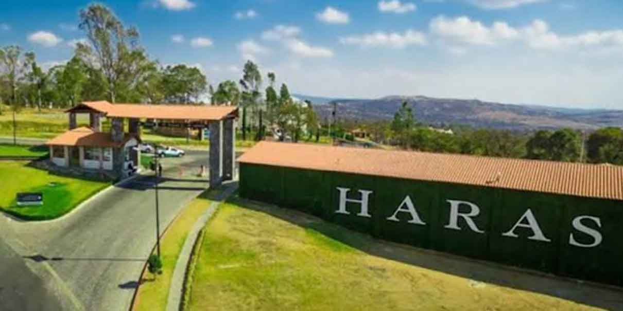Haras cede 3 hectáreas para casas ecológicas para policías en Puebla