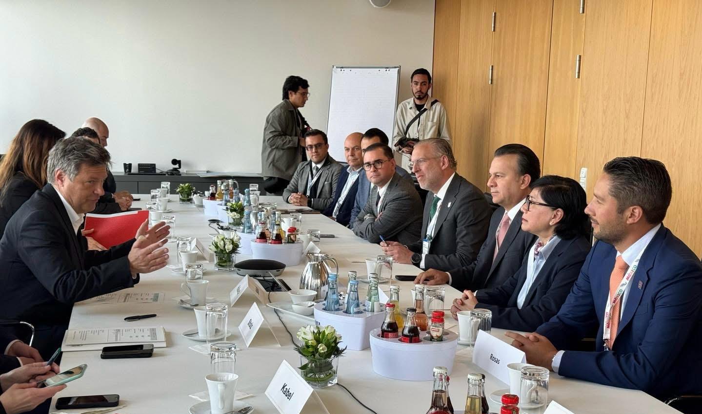 Gobernador de Durango se reúne con vicecanciller alemán 
