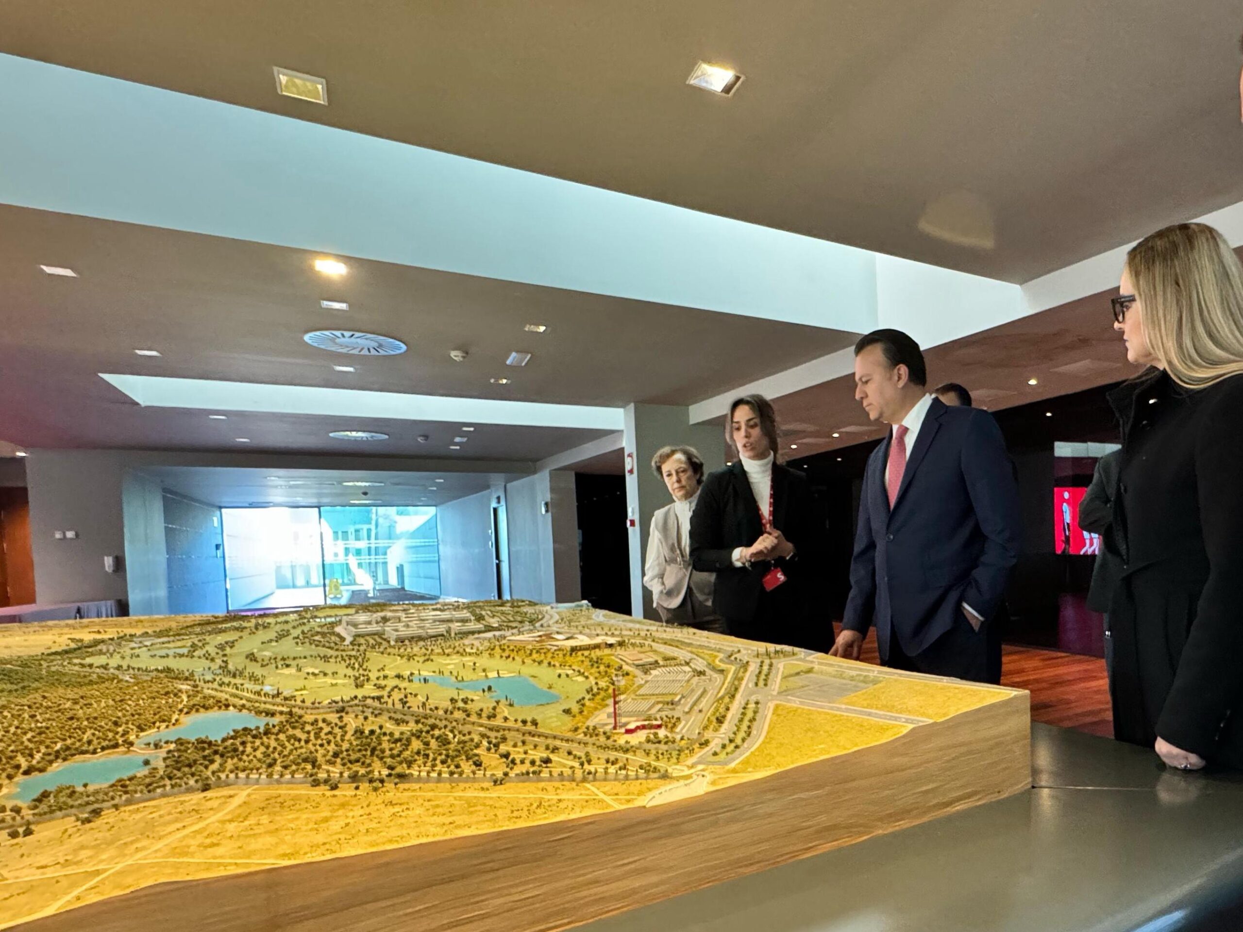 Becas y oportunidades de exportación para Durango tras gira por Madrid
