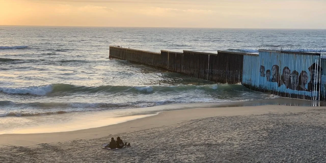 Alertan sobre “playas tóxicas” en Tijuana: agua contaminada con bacterias peligrosas