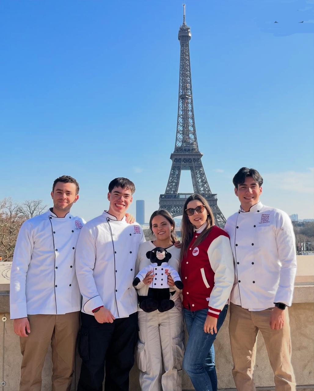 Estudiantes de Aguascalientes triunfan en competencia gastronómica en París