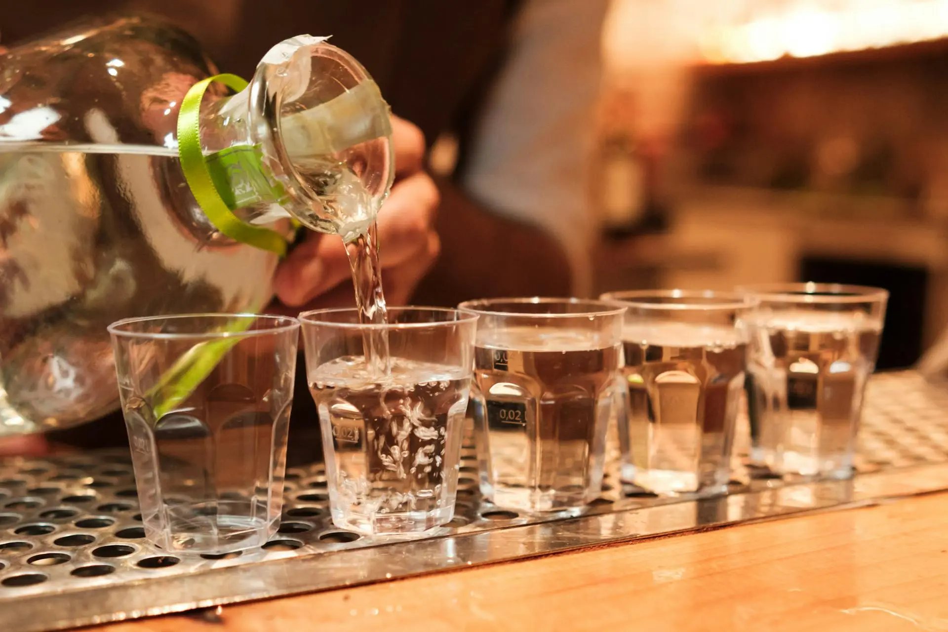 Urgen acciones contra bebidas adulteradas: activistas