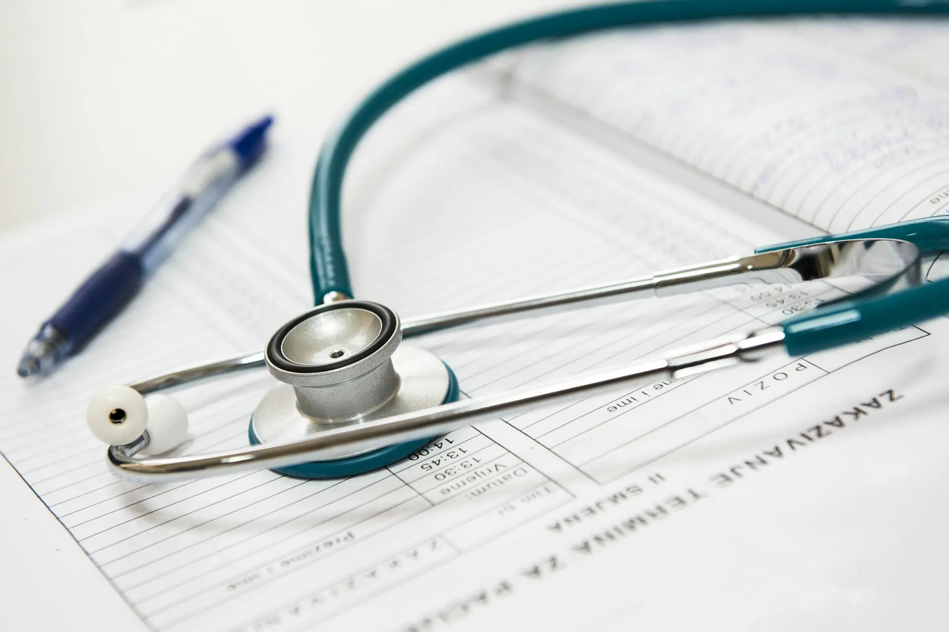 Sistema Nacional de Salud carece de recursos, reconoce ISSEA