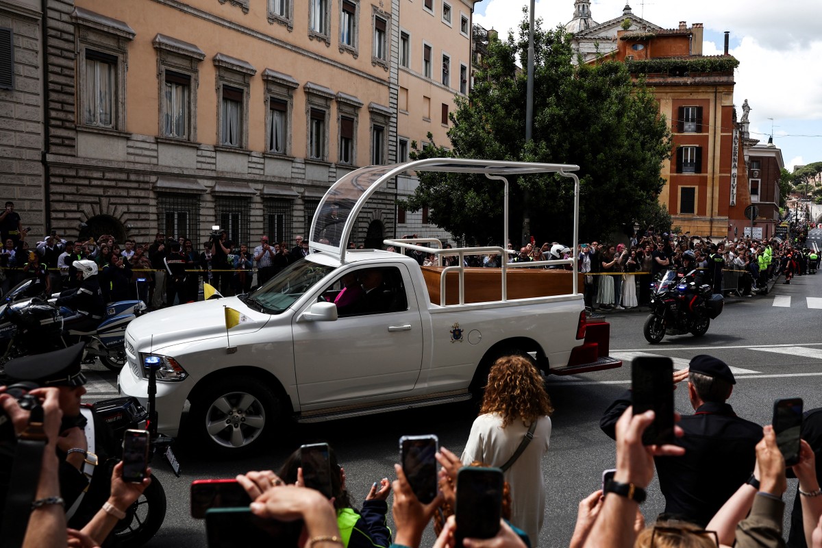 El papa Francisco donó su papamóvil para convertirlo en clínica pediátrica móvil en Gaza