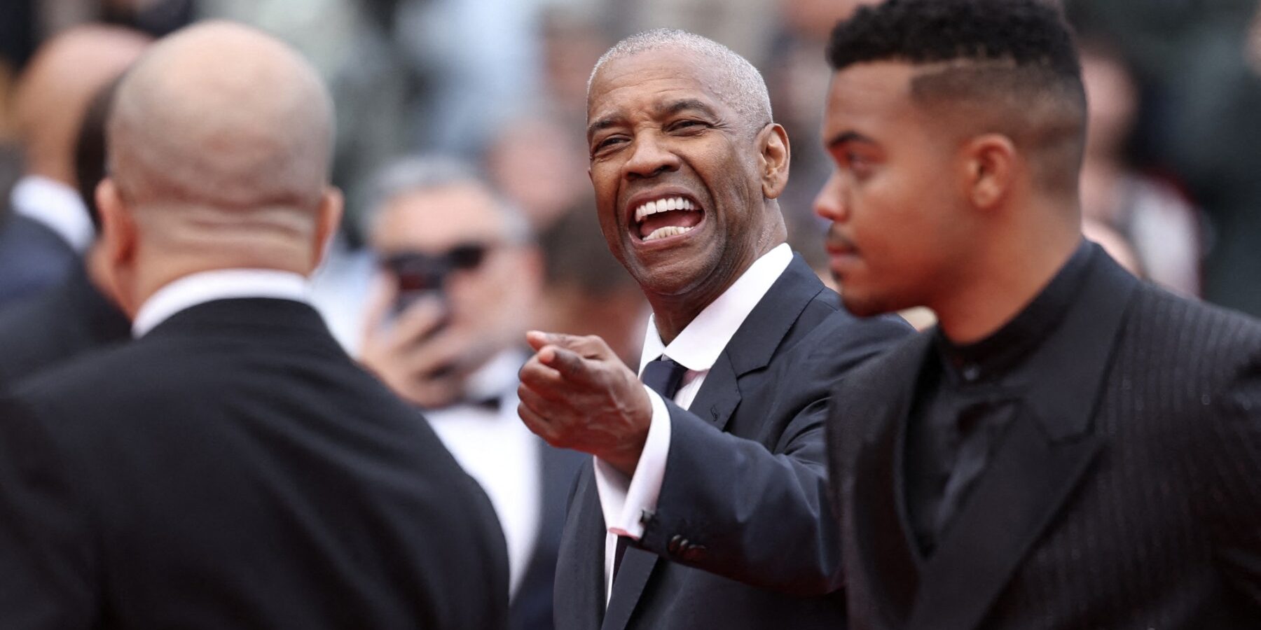 VIDEO: Denzel Washington protagoniza tenso momento con fotógrafo en la alfombra roja de Cannes