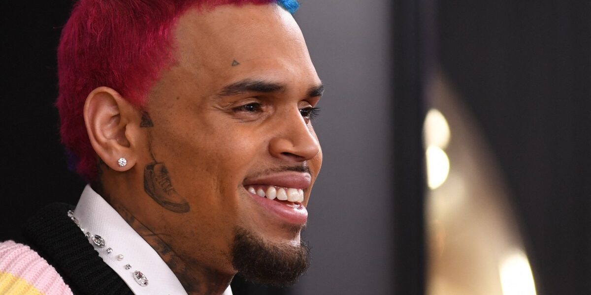 Chris Brown sale de prisión tras pagar una fianza millonaria; ¿por qué lo detuvieron?