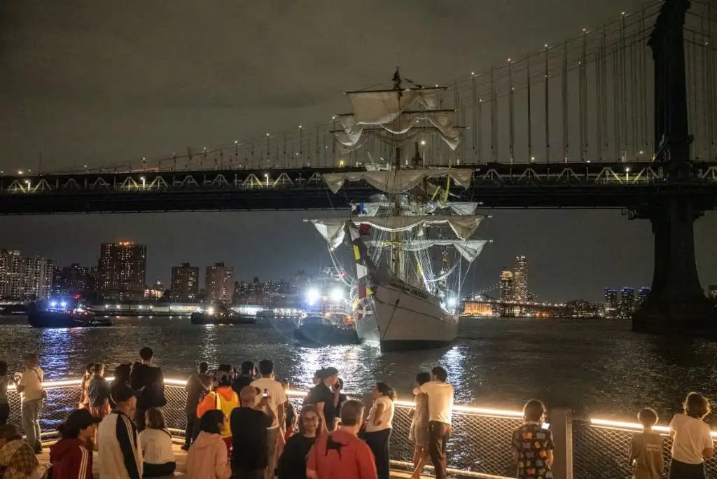¿Qué hacían militantes de Morena en el buque Cuauhtémoc antes del accidente en Nueva York?