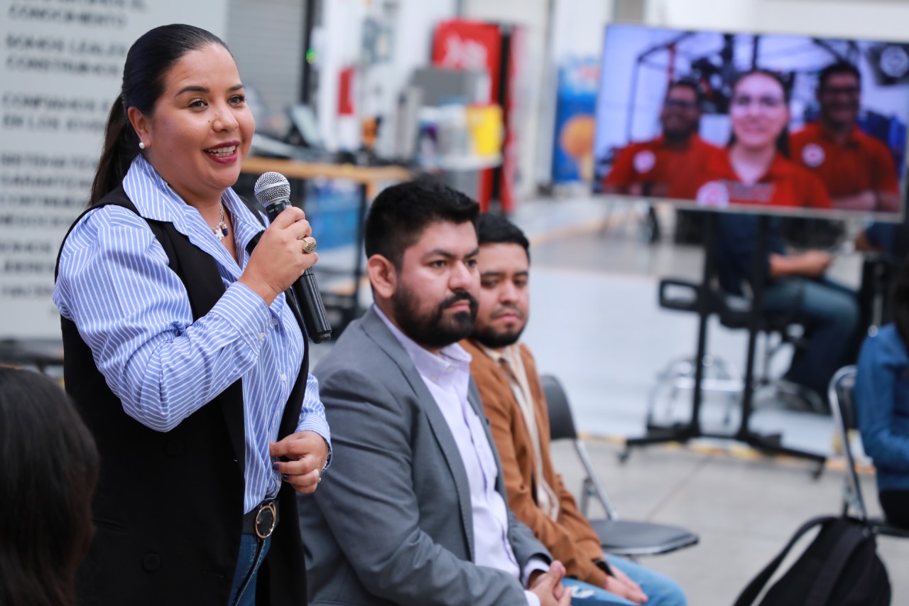 Buscan conectar a más 700 mil jóvenes desocupados para que estudien y trabajen