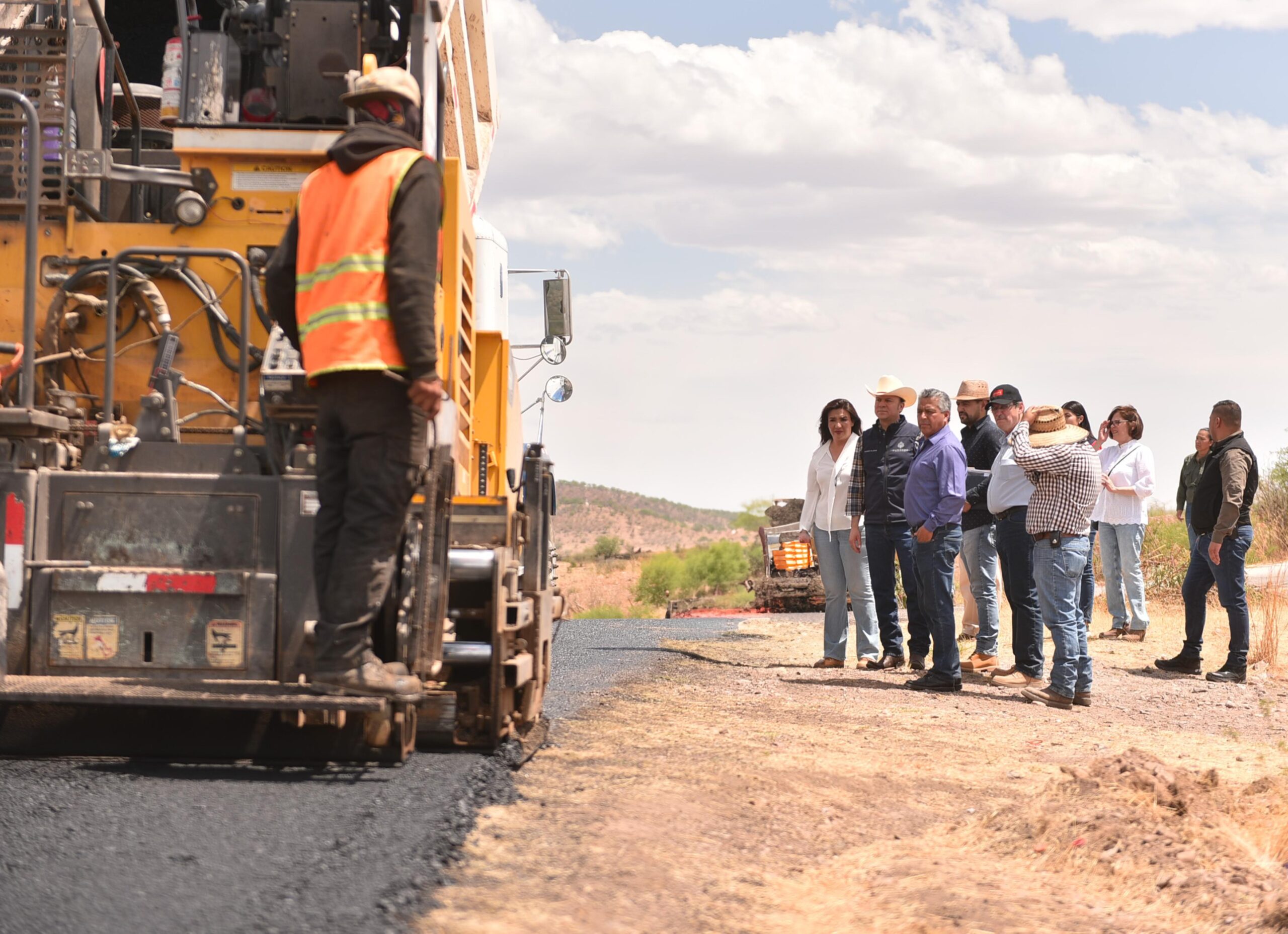 Trabajos en carretera San Ignacio - Tayoltita incluyen puentes y túneles
