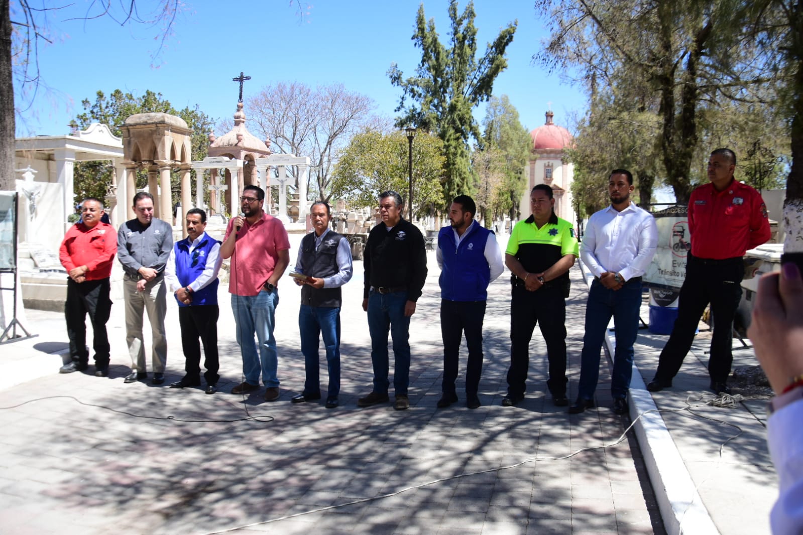 Esperan más de 60 mil visitantes a panteones de la capital en el Día de las Madres