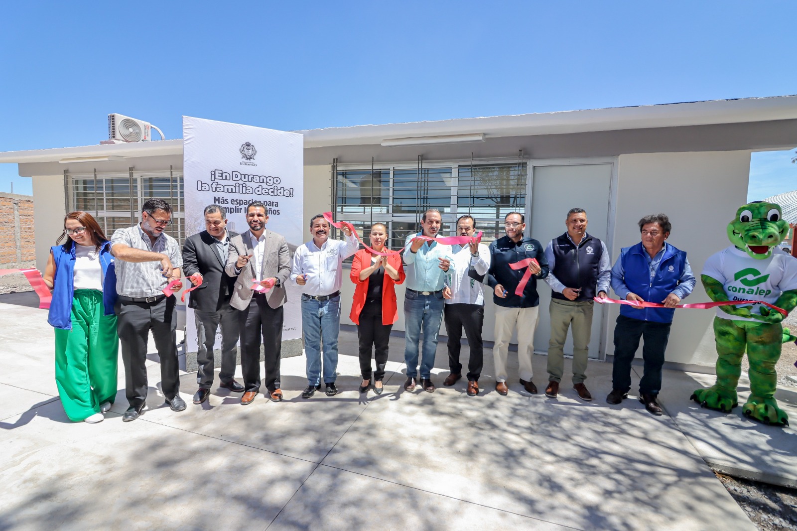 Entregan aula nueva en CONALEP, con presupuesto participativo