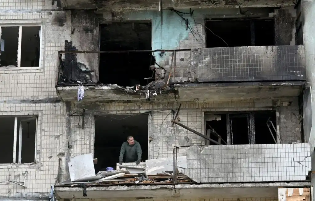 Escalada de violencia entre Ucrania y Rusia empaña histórico intercambio de prisioneros