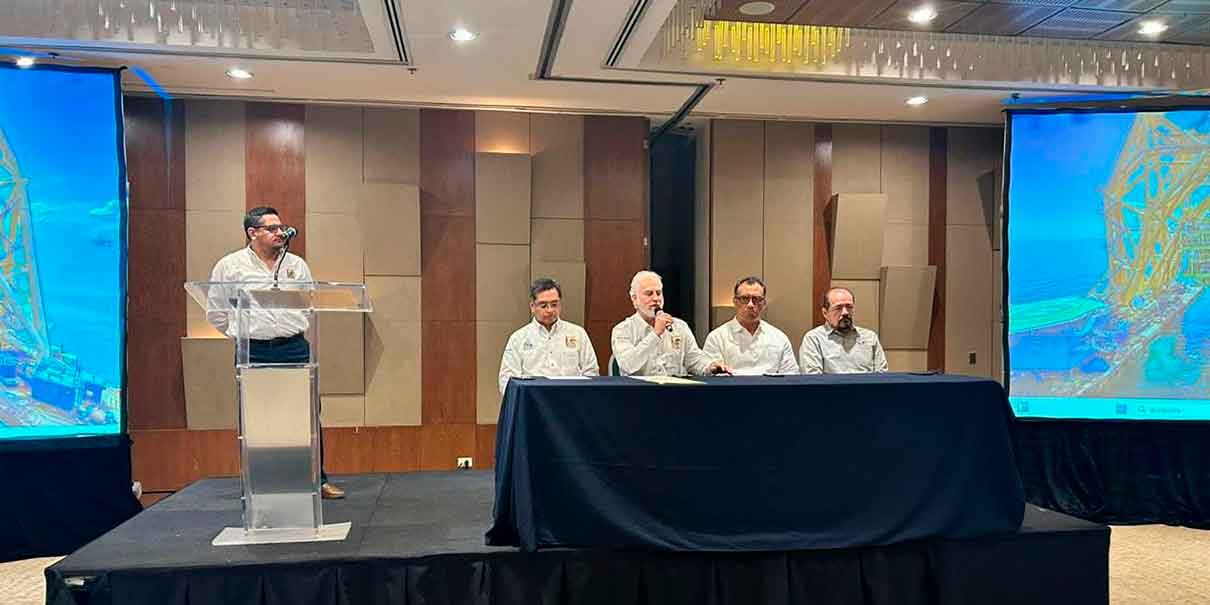 Inaugura Bernardo Bosch Hernández conferencia de petroleros