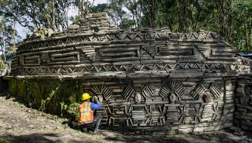 Perú revela más de 100 estructuras arqueológicas ocultas en la Amazonia