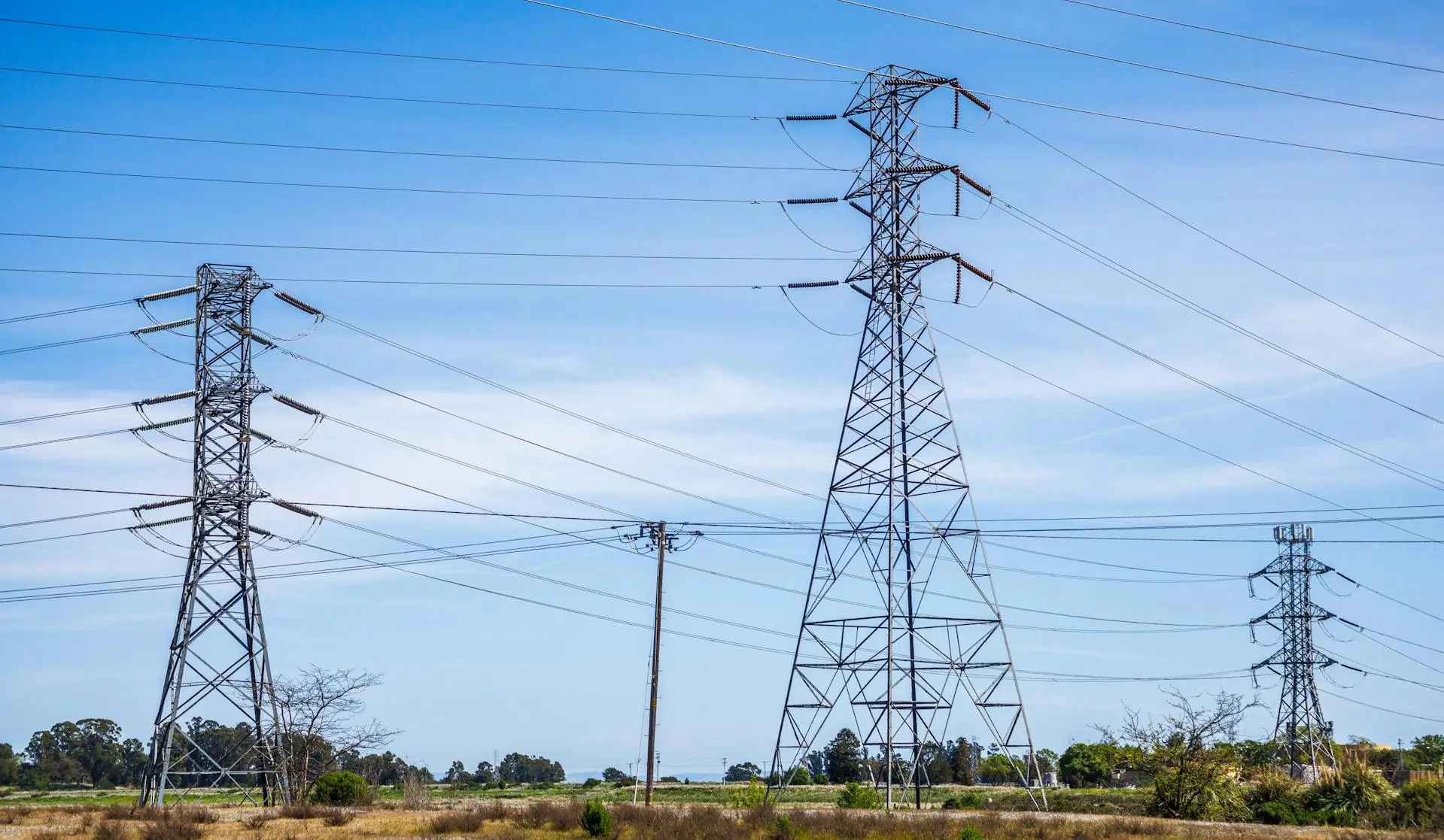 Prevén próximos apagones por alto consumo de energía en medio de olas de calor