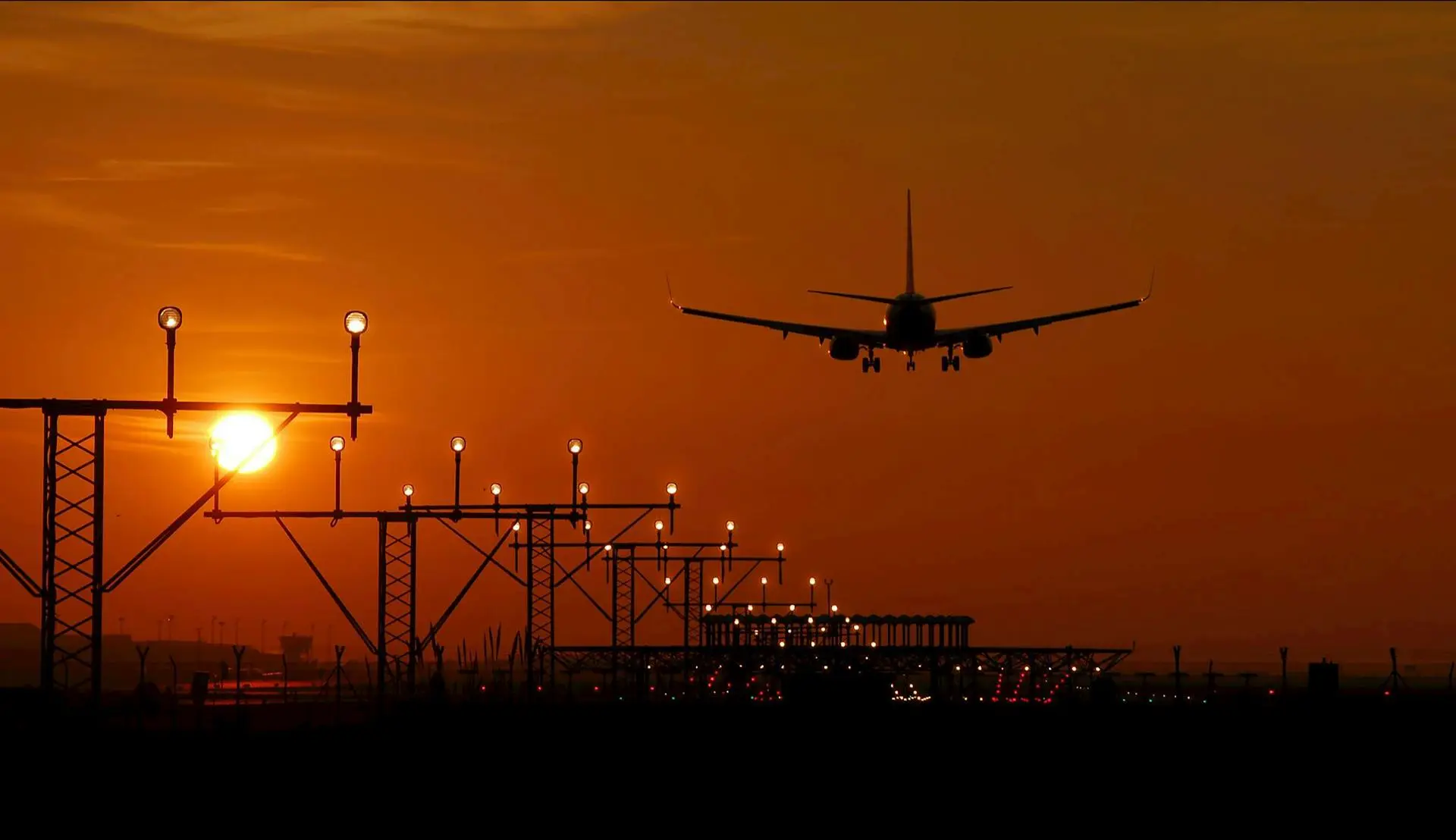 Continúan gestiones para que otras aerolíneas ofrezcan vuelo AGS &#8211; CDMX