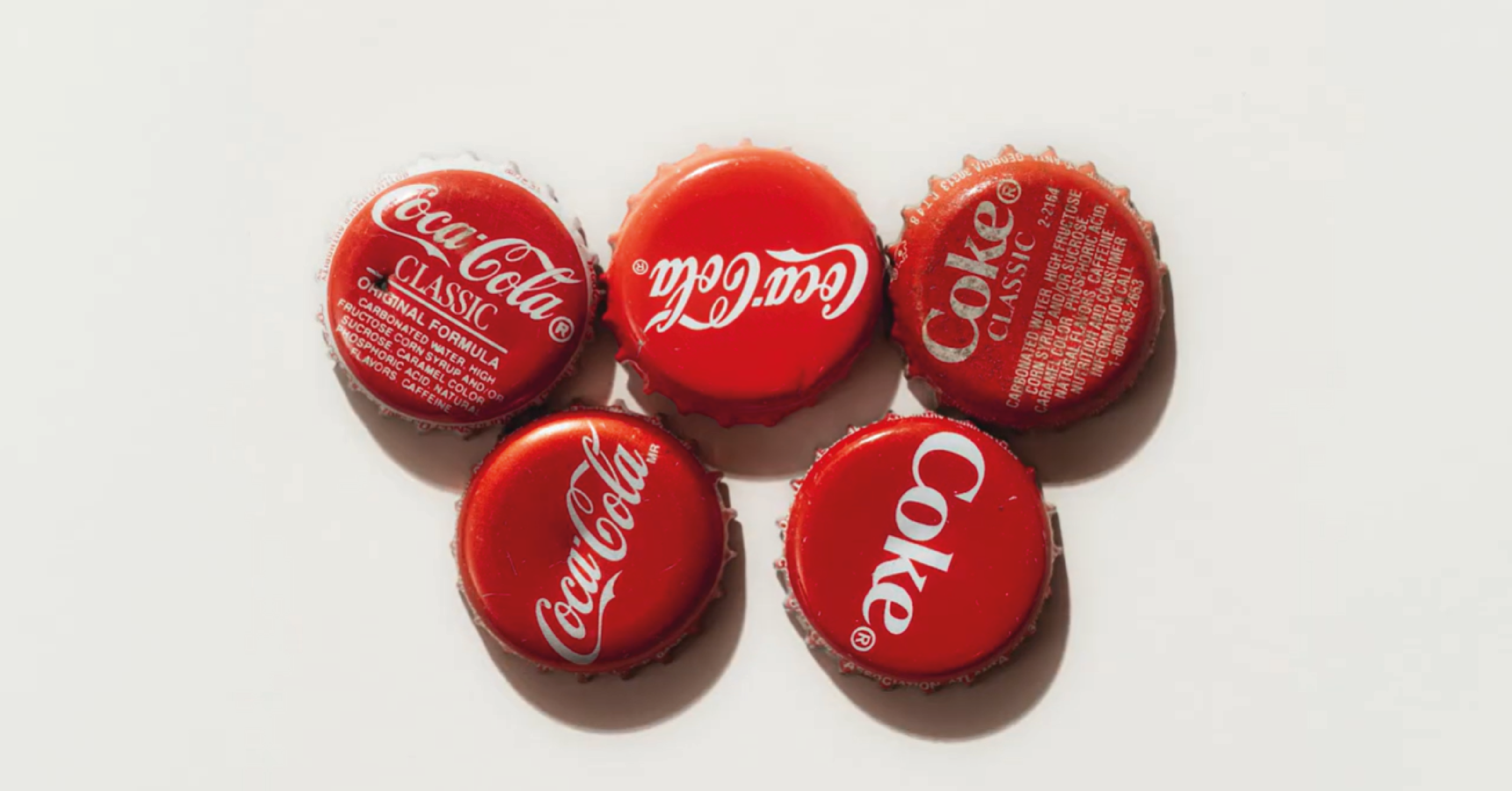 Coca-Cola: Un Siglo de Innovación Cultural con Raíces Auténticas