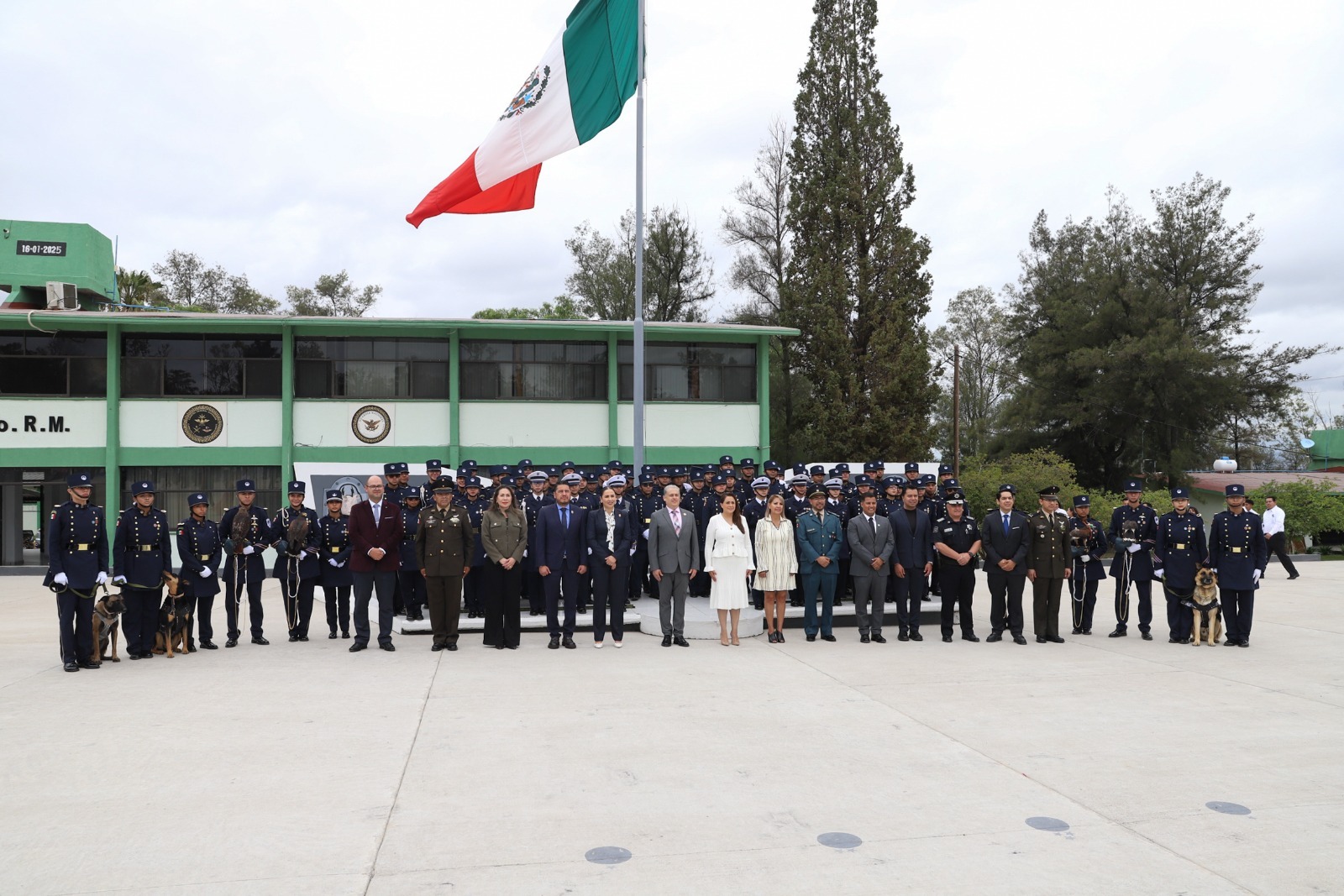 &#8220;Han sido ejemplo para muchos jóvenes&#8221;, dice gobernadora a egresados de Bachilleratos Militarizados