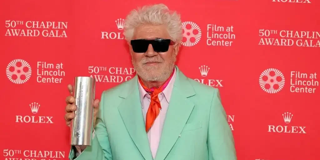 Almodóvar inicia el rodaje de &#8216;Amarga Navidad&#8217; tras su aclamado debut en inglés