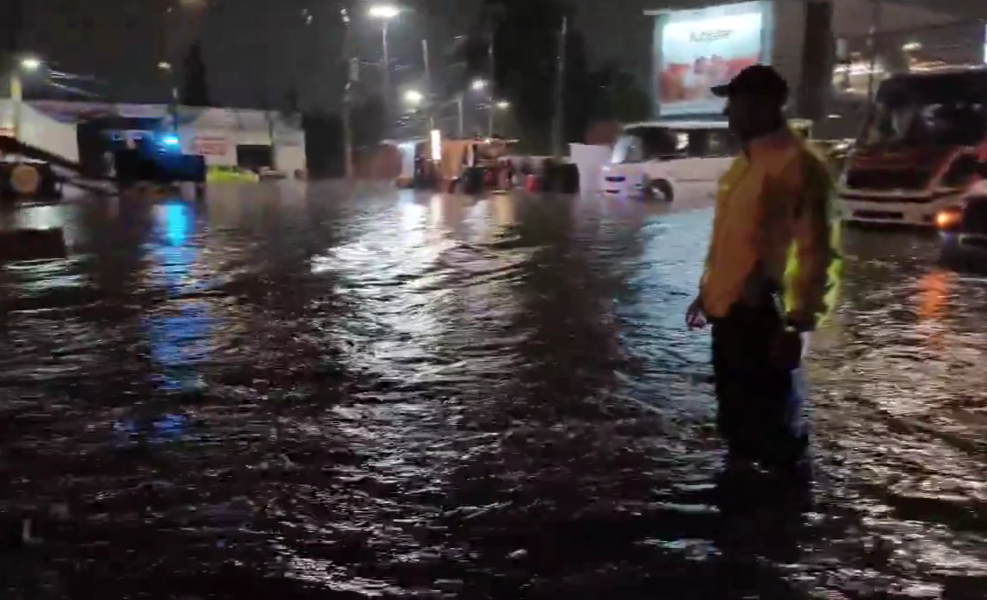 Lluvias torrenciales colapsan el Valle de México: inundaciones, rescates y suspensión del Metro