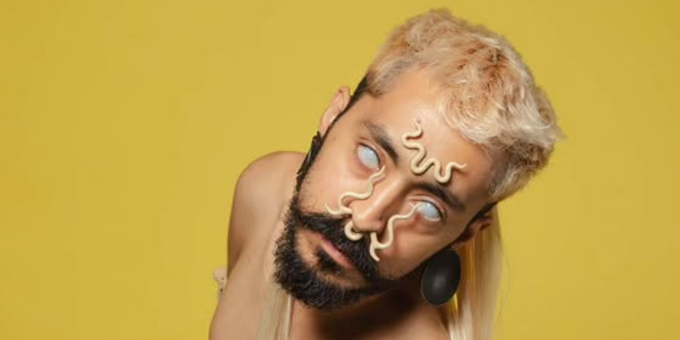 Artista no binario, Lechedevirgen Trimegisto, es blanco de discriminación en el MUNAL